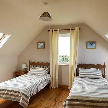 1a Glynsk House * Carna